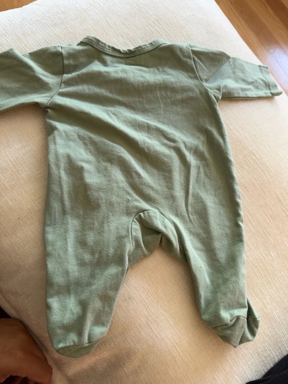 SHEIN Baby Avocado Footed Sleeper 0-1M Green Snap Pajamas Unisex